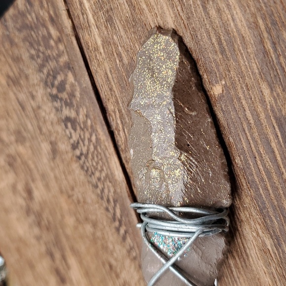 Primitive viking jasper gold veined shard brutalist pendant - Picture 3 of 3